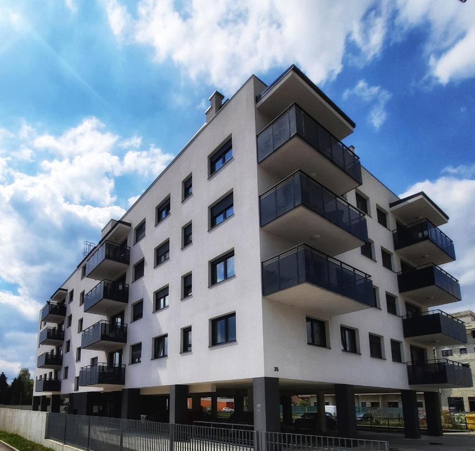Apartment Mrvica Near The Zagreb Airport Velika Gorica Exterior photo